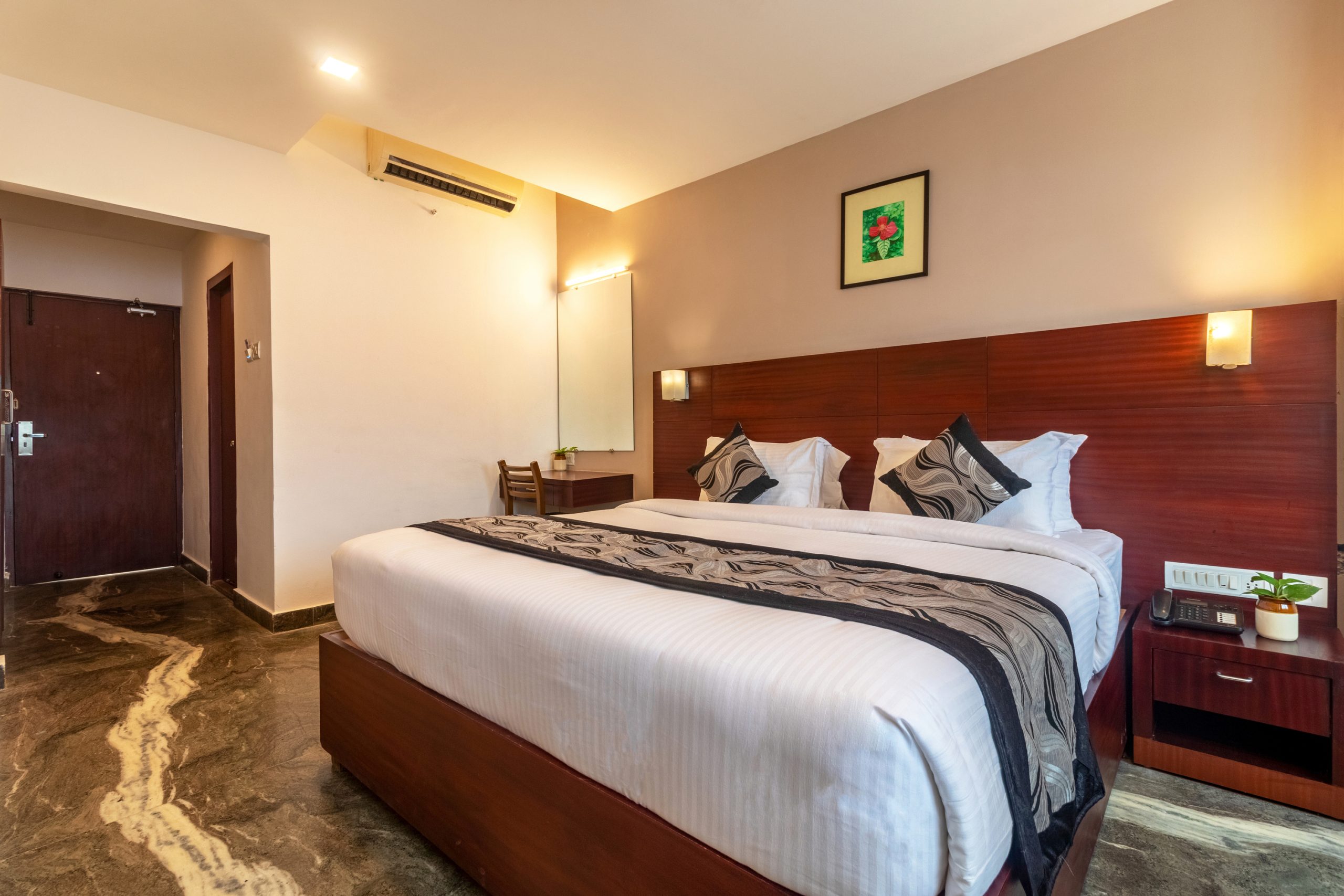 Hotels in Thrissur - Luxury Room